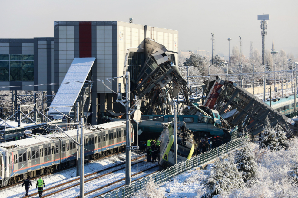 Al menos nueve muertos en accidente ferroviario en Ankara, Turquía
