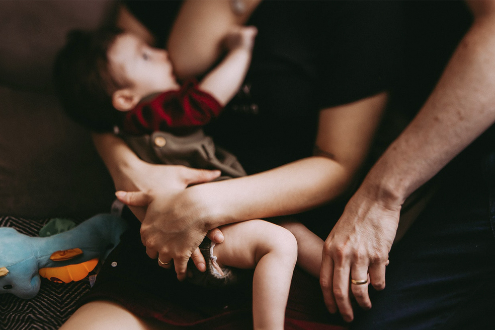 Te contamos los beneficios de la lactancia materna y hasta qué edad deberías amamantar