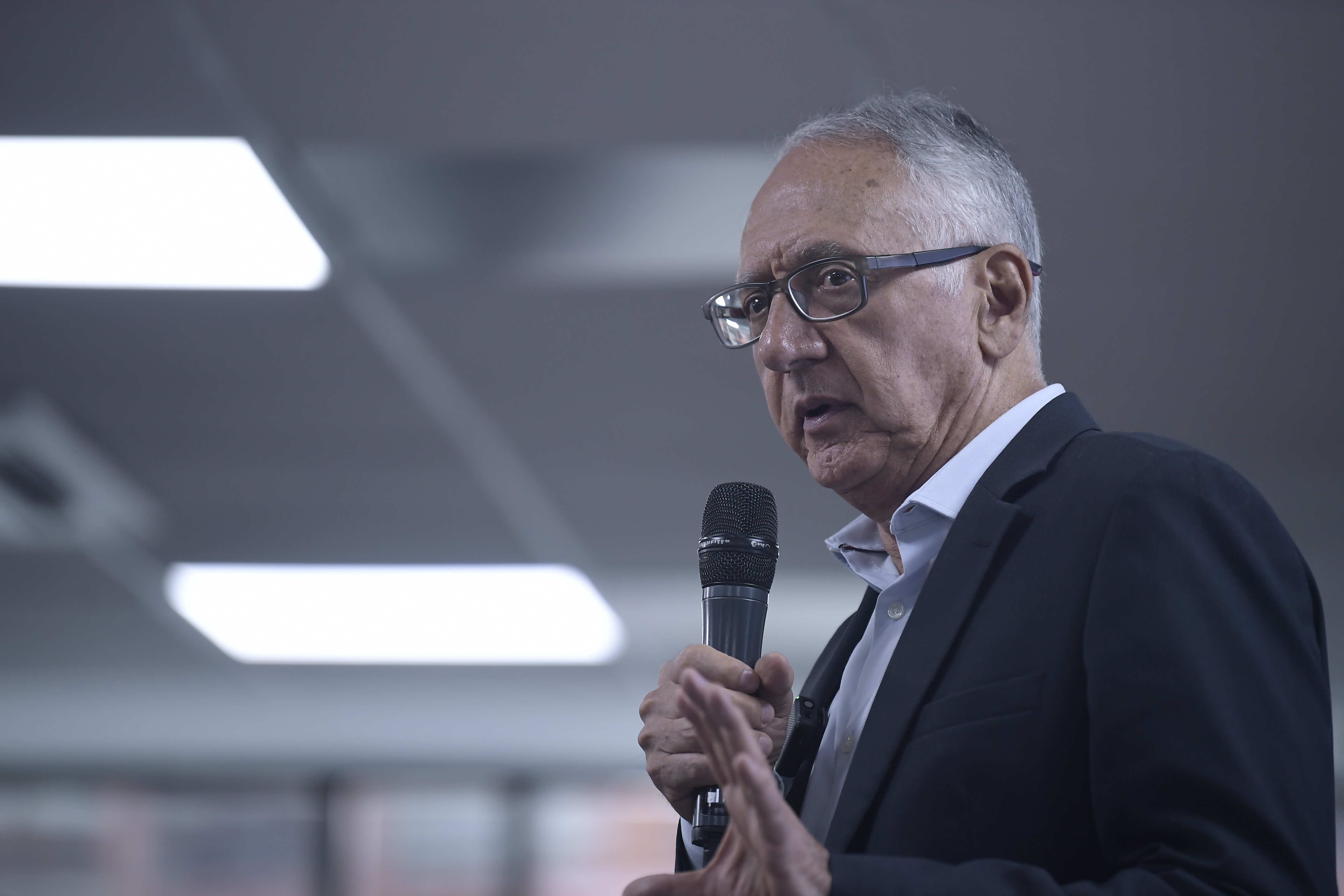 Ministro de Salud anuncia serie de decretos para hacerle ajustes al sistema