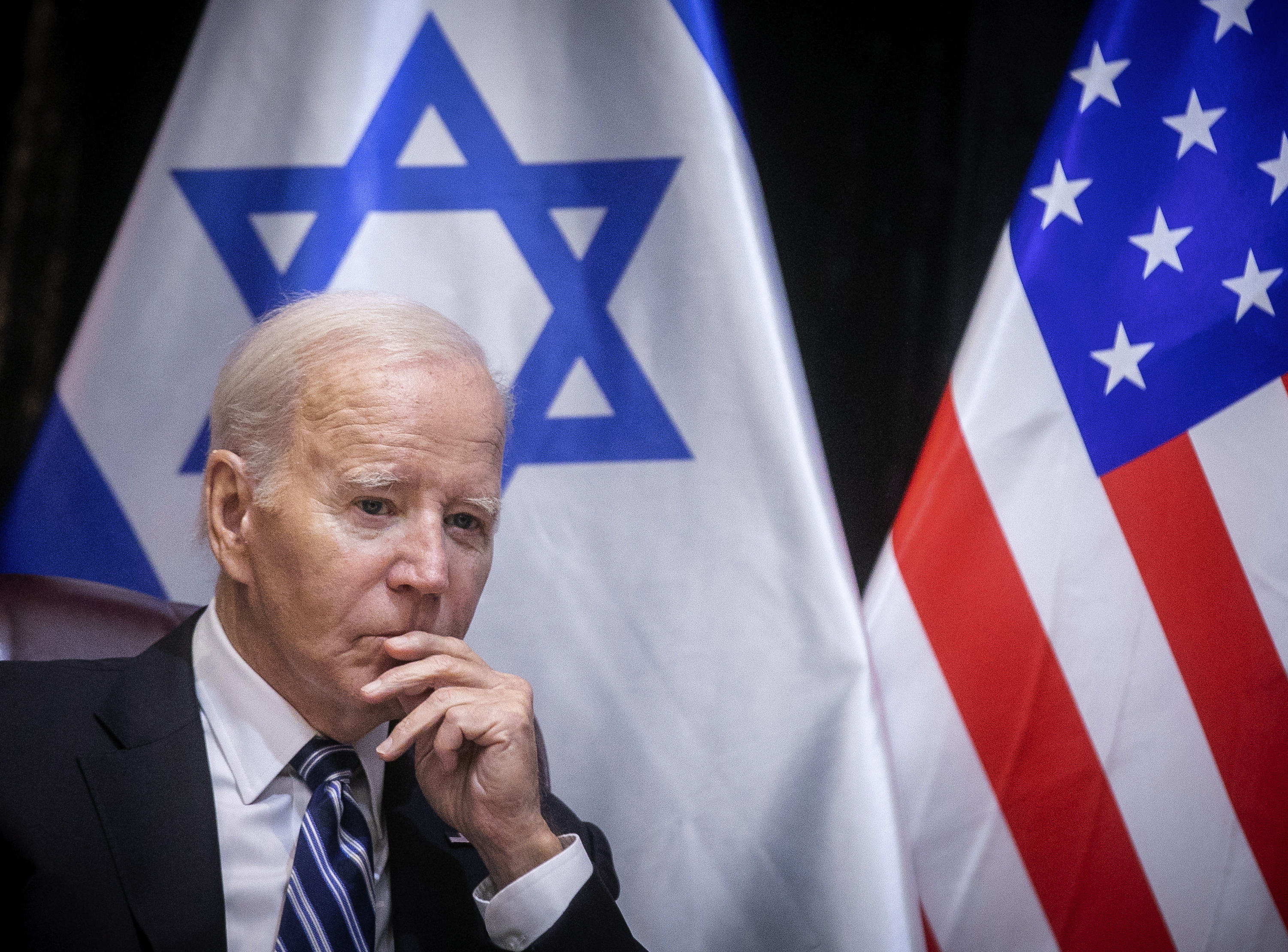Tel Aviv (Israel), 18/10/2023.- US President Joe Biden pauses during a meeting with Israeli Prime Minister Benjamin Netanyahu in Tel Aviv, Israel, 18 October 2023. President Biden pledged US support for Israel and said the overnight attack on a hospital in the Gaza strip 'appears' to have been caused 'by the other team'. EFE/EPA/MIRIAM ALSTER / POOL