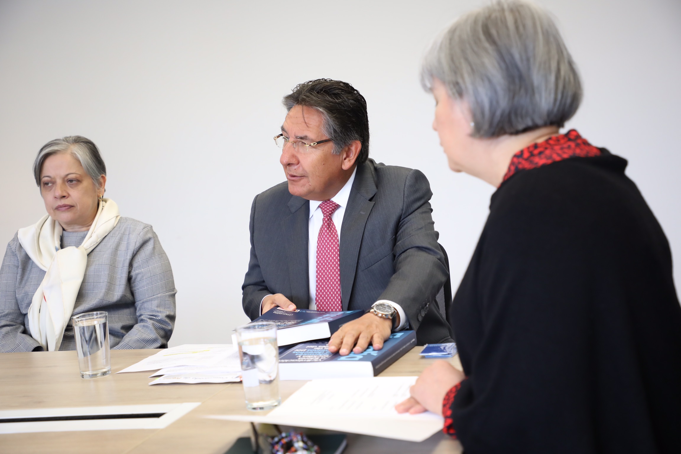 Fiscalía entrega a la JEP informes de rentas de las Farc y asesinatos de líderes sociales