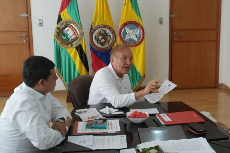 Alcalde de Bucaramanga admite que prefiere Uber y le ‘canta la tabla’ a los taxistas
