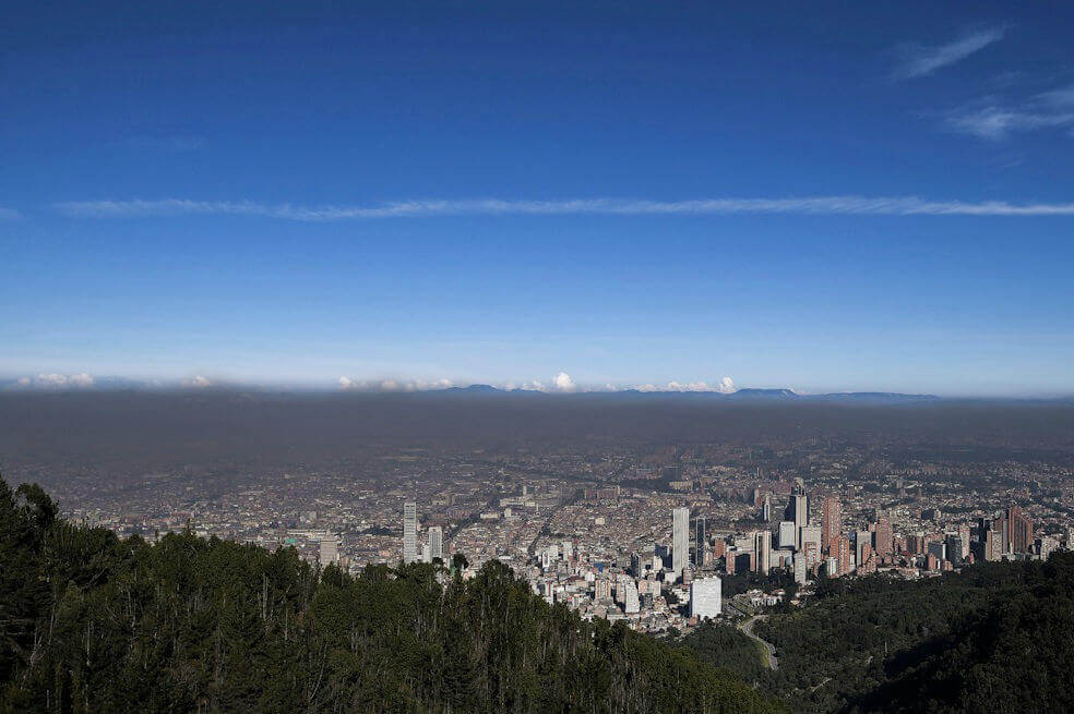 Mauricio Alvarado es gresado de la carrera de Fotografía e imagen digital en Inpahu y empezó su trayectoria profesional en el diario El Nuevo Siglo en el 2010.