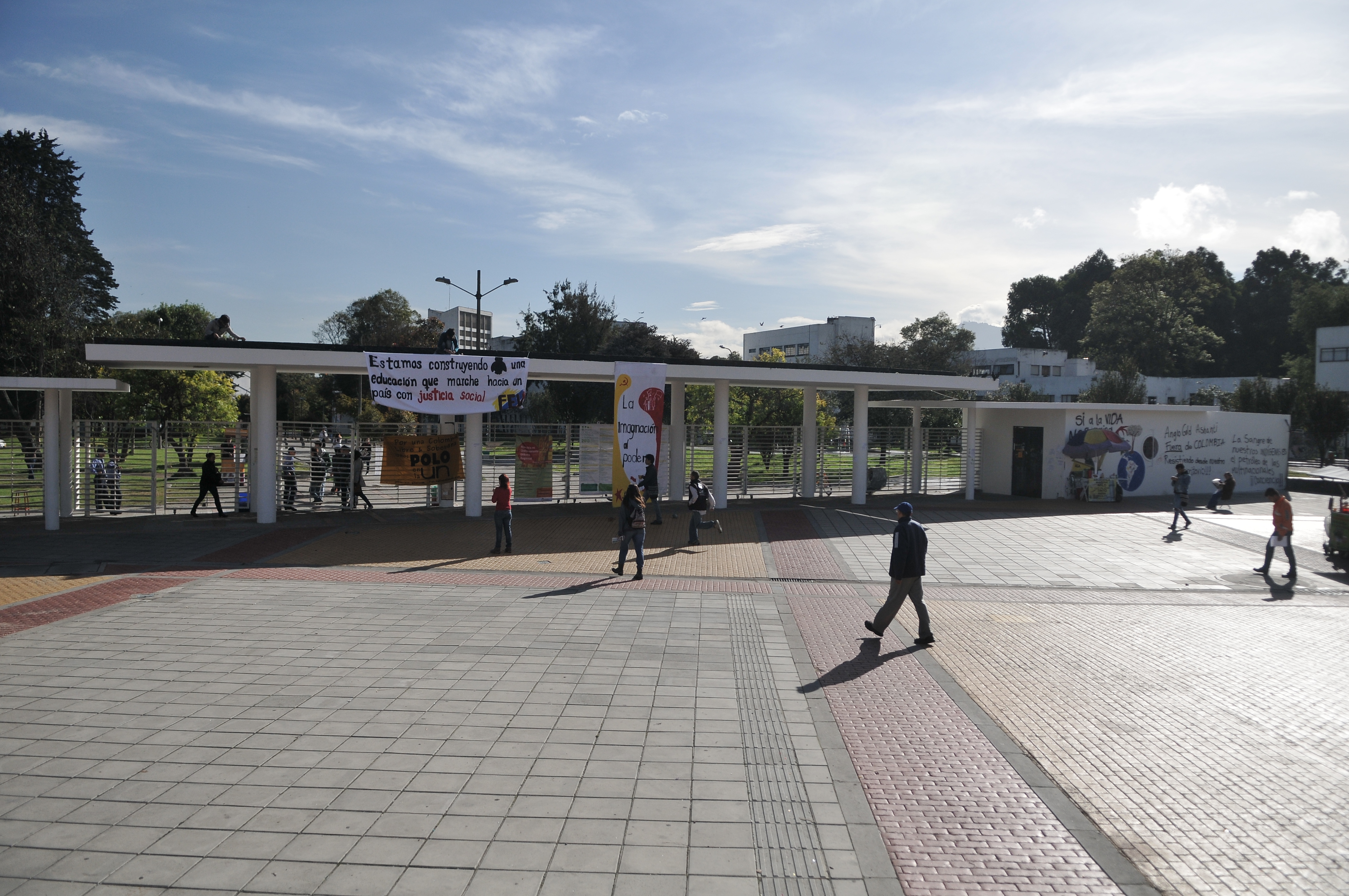 Fachada de esta universidad ubicada en Bogotá