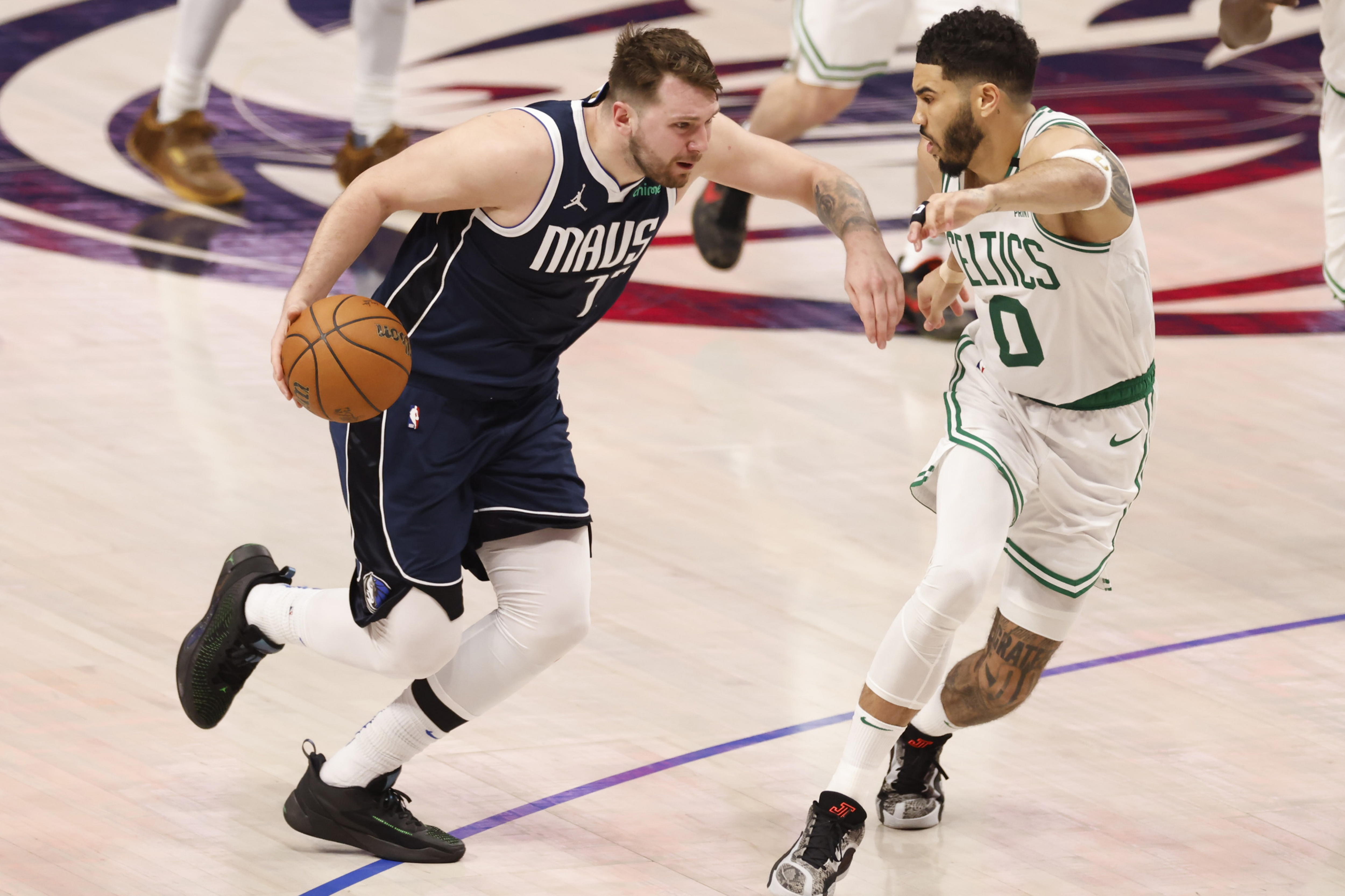 ¿Cuáles son los equipos favoritos a llevarse el título de la NBA?