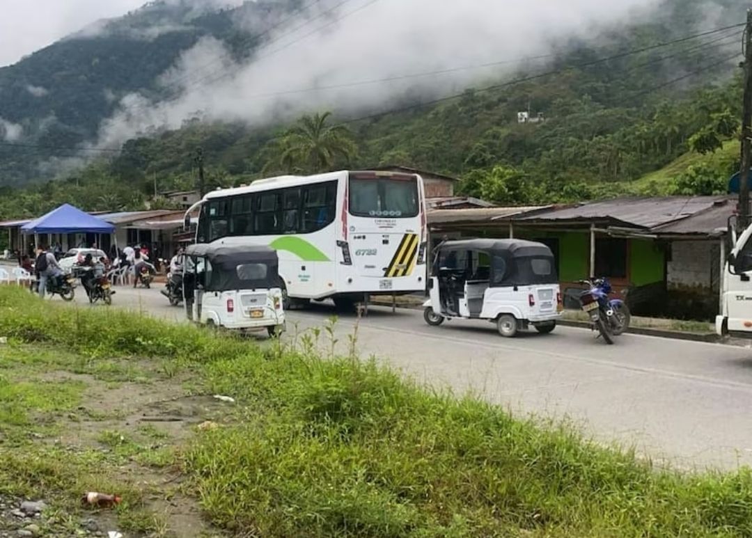 Así avanza la infraestructura en el tercer día tras el terremoto: vías y aeropuertos