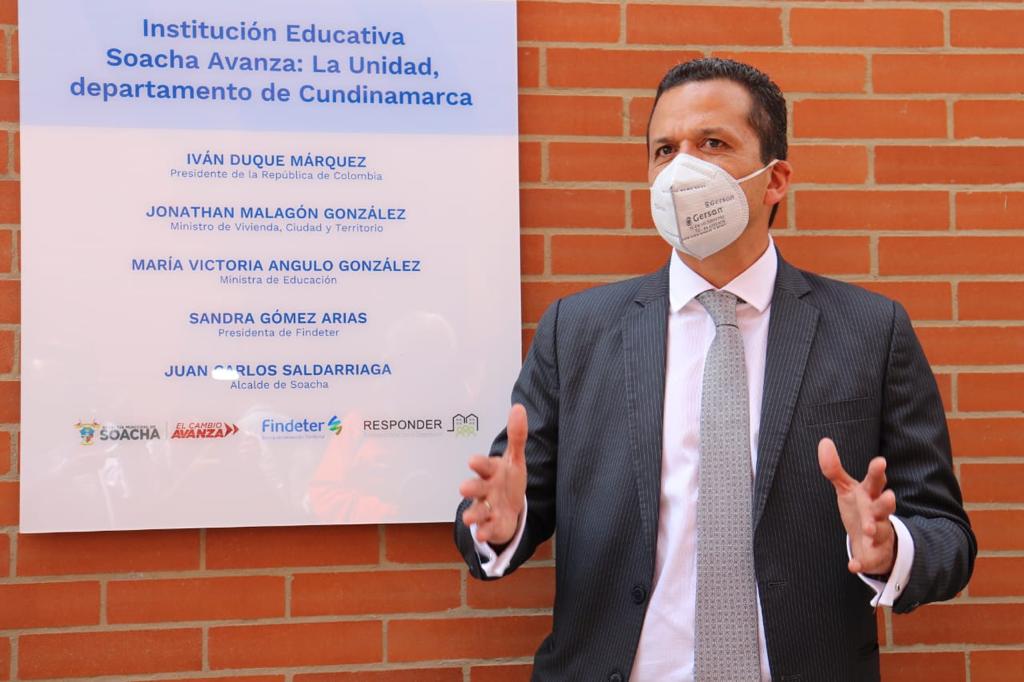 “El Gobierno Nacional invierte ‘chichiguas’ para Soacha”: alcalde Juan Carlos Saldarriaga