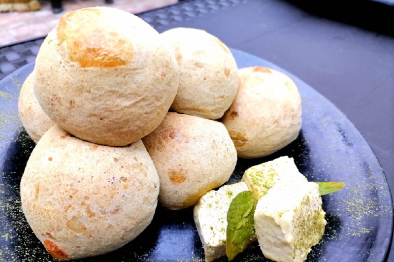 Receta para preparar pan de yuca de coca con mantequilla de miel