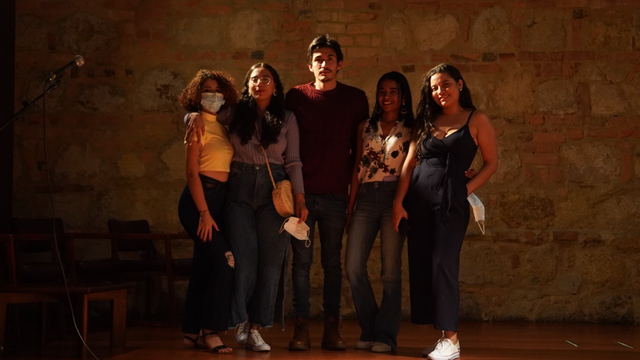 Las integrantes del Colectivo de Comunicaciones Los Sonidos de la Chuana en el premier del firme, el pasado 22 de noviembre en el Museo Nacional en Bogotá.