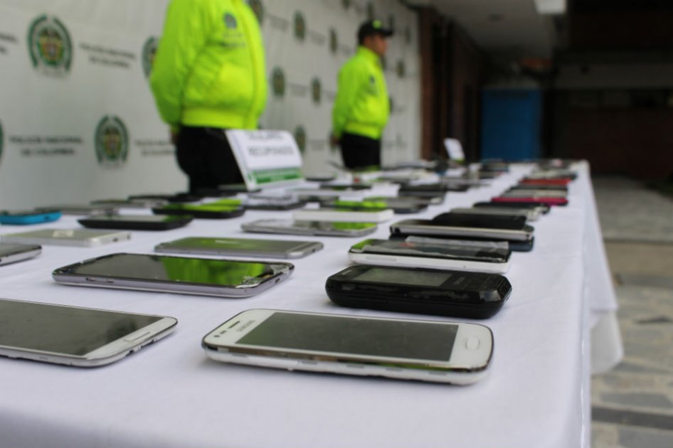 Desarticulan banda que compraba y vendía celulares robados en Transmilenio
