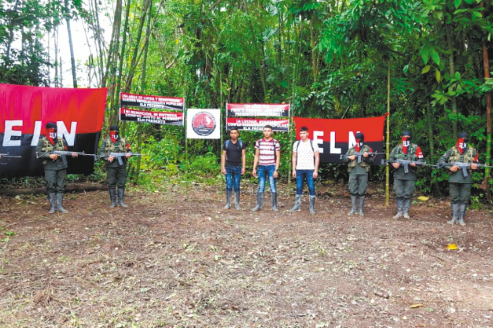El jueves pasado el Eln liberó en Arauca a tres militares que mantenía secuestrados desde agosto. / AFP