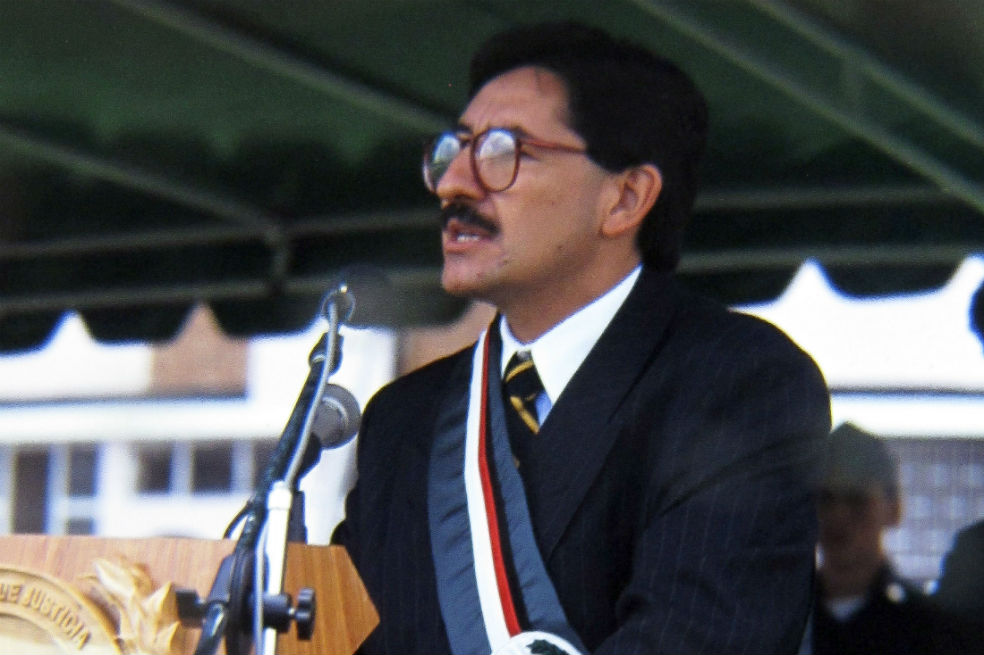 Néstor Humberto Martínez, el hombre público