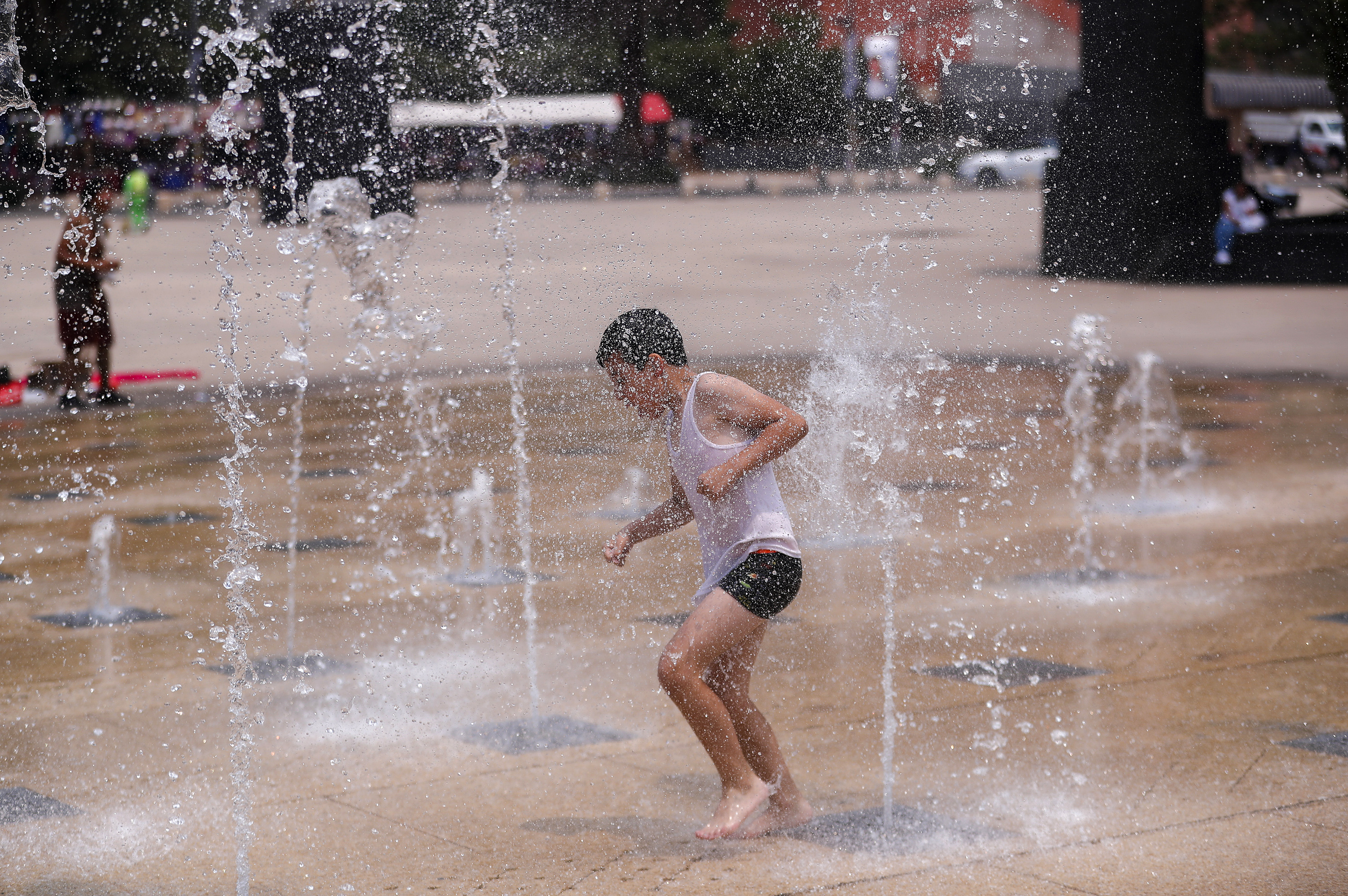 Para 2050 el número de niños expuestos a olas de calor extremas será 8 veces mayor