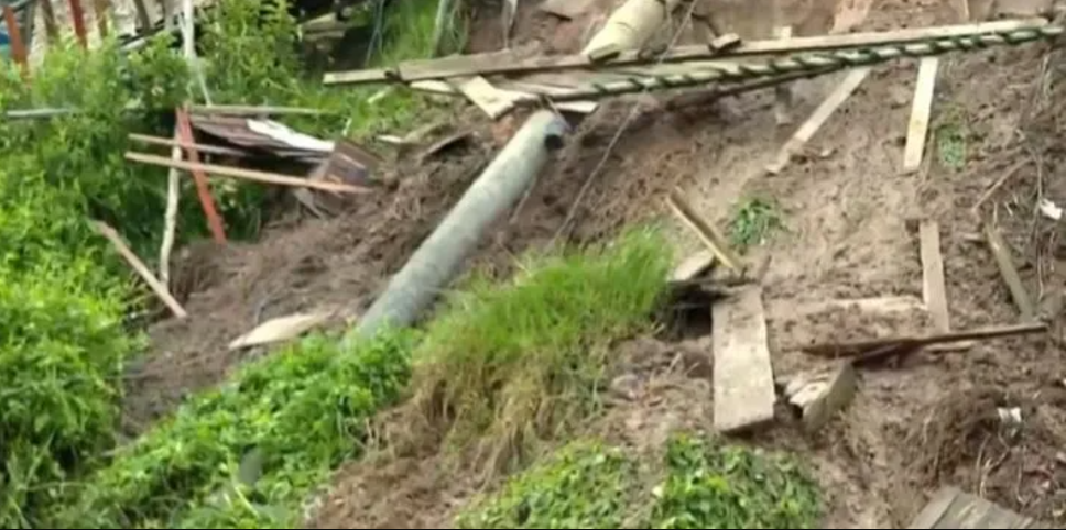 Deslizamiento de tierra en San Cristóbal dejó seis viviendas destruidas