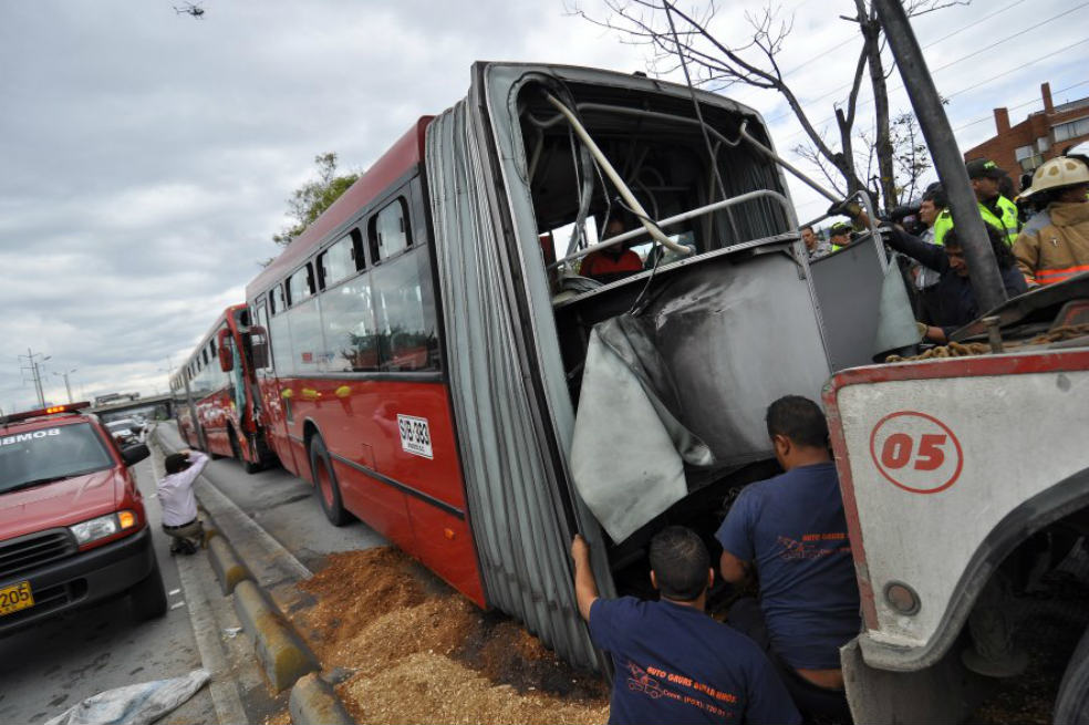 El día que un bus de Transmilenio se partió en dos