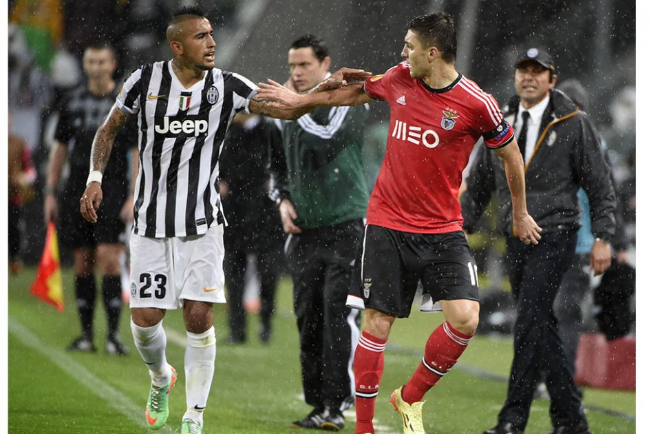 Arturo Vidal, operado con éxito en Barcelona