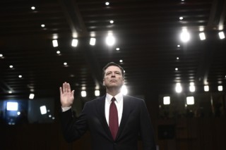 Las claves de la acusación contra Comey, el exlíder del FBI que investigó a Trump