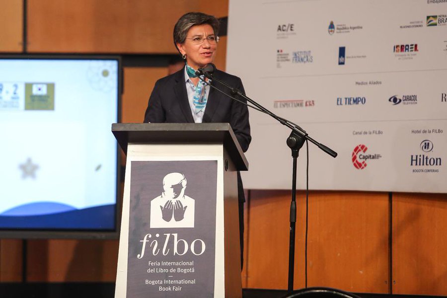 “Venta de libros digitales pasó de 5 millones a 25 mil millones”: alcaldesa