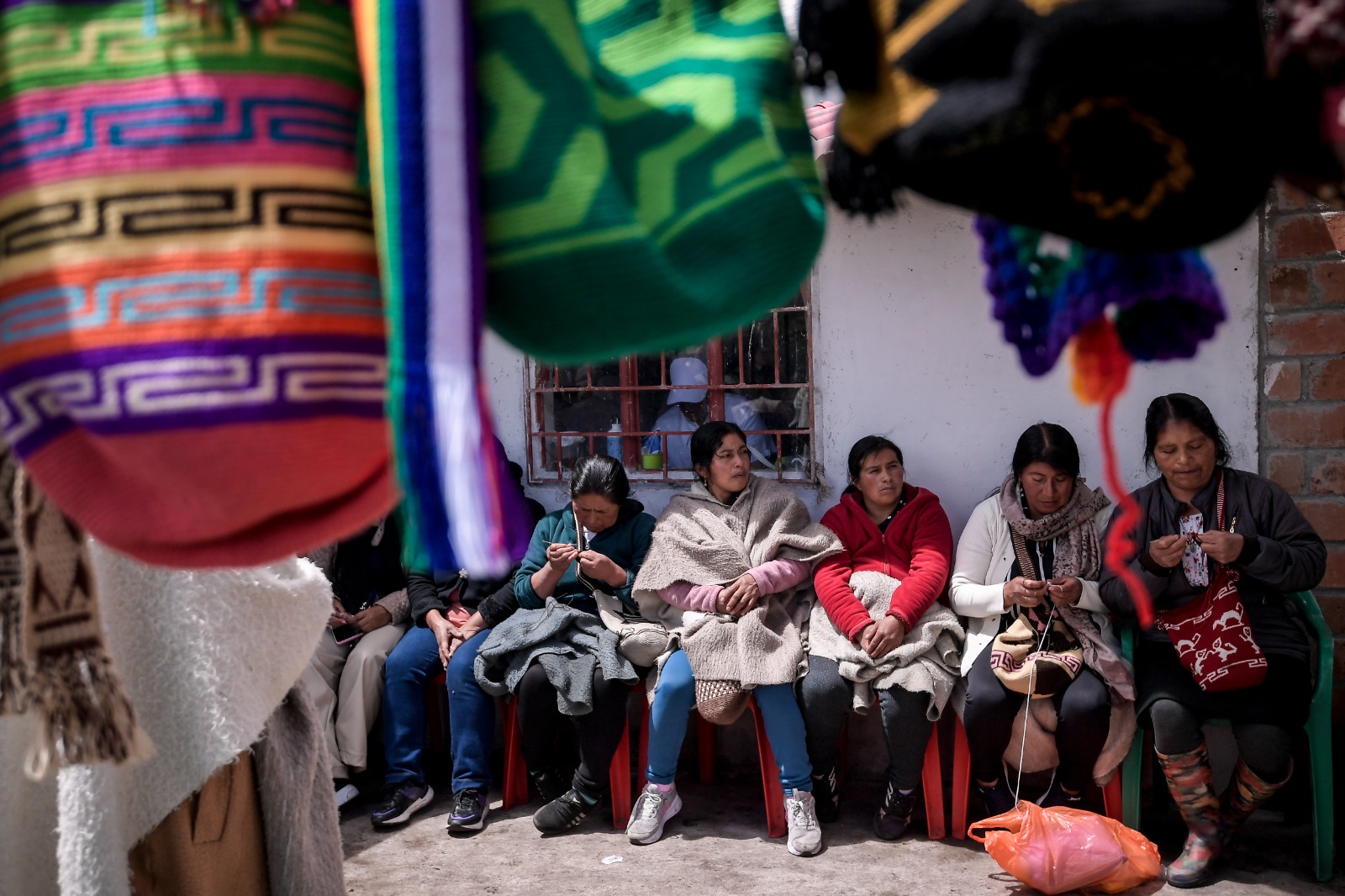 Bajo una lógica similar a la de Asoco Exportadora, en el municipio de Cumbal las y los miembros de las asociaciones recibieron capacitaciones, asistencia técnica, materiales y maquinaria para fortalecer sus emprendimientos y proyectos productivos.
