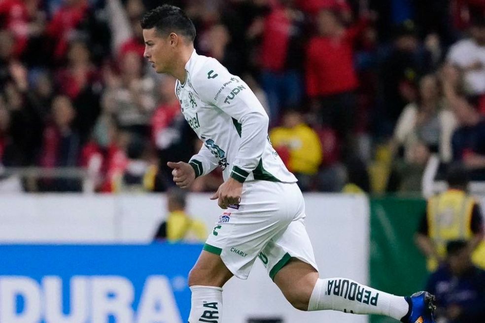 James Rodríguez en su primera aparición oficial como futbolista del León de México.