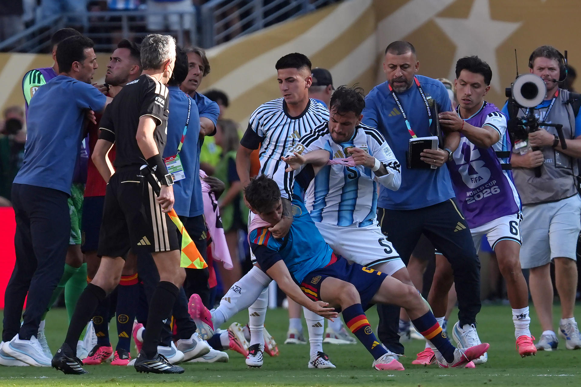 Polémica con Argentina: FIFA autorizó a cumplir en amistosos las sanciones por el Mundial