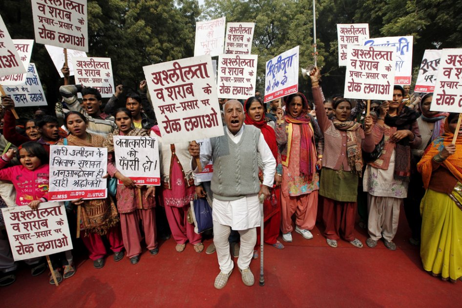 Cientos de personas se manifiestan en Delhi por violación de niña de 7 años