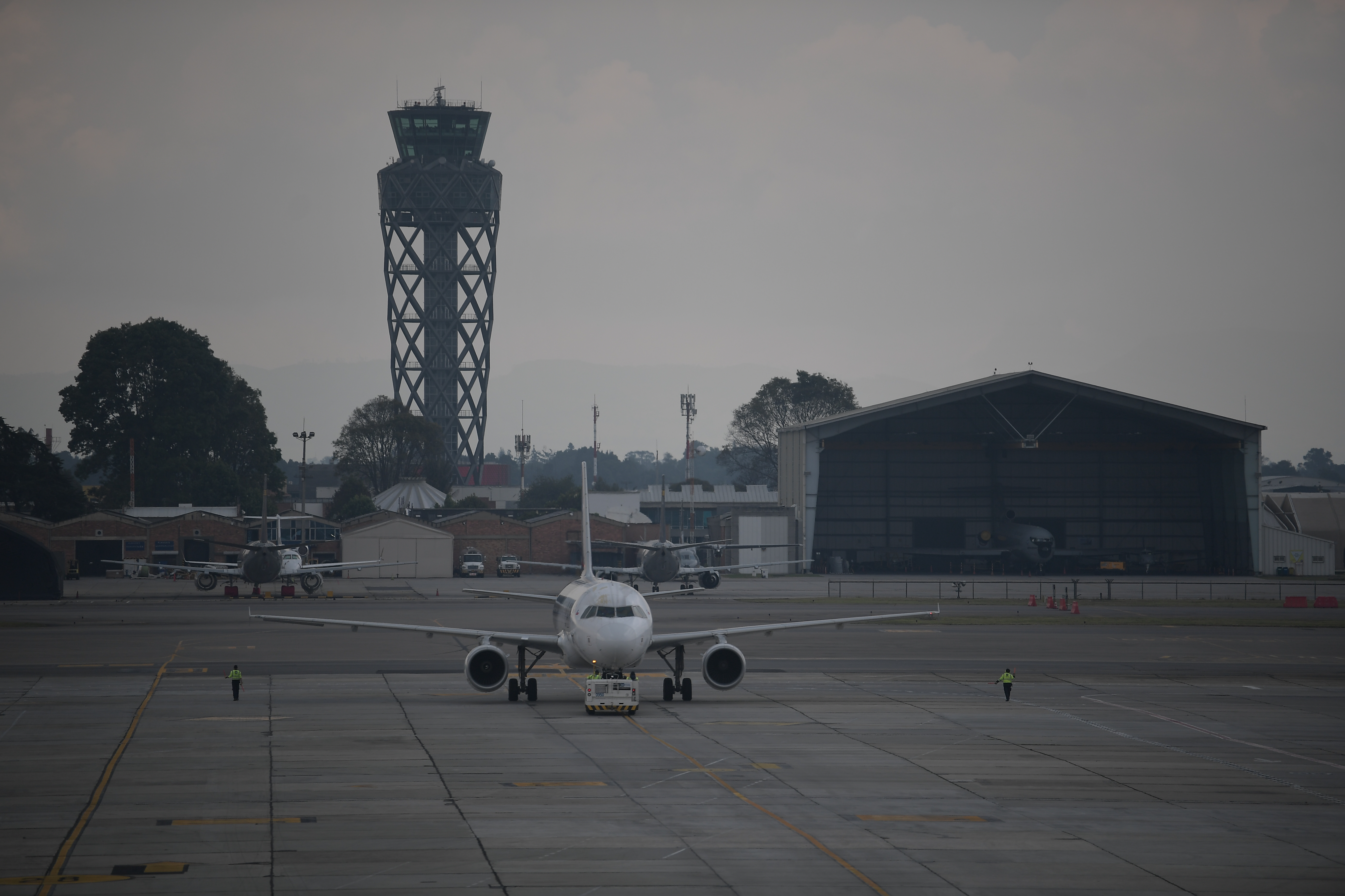 Por mal clima, El Dorado suspenderá operaciones aéreas por algunas horas