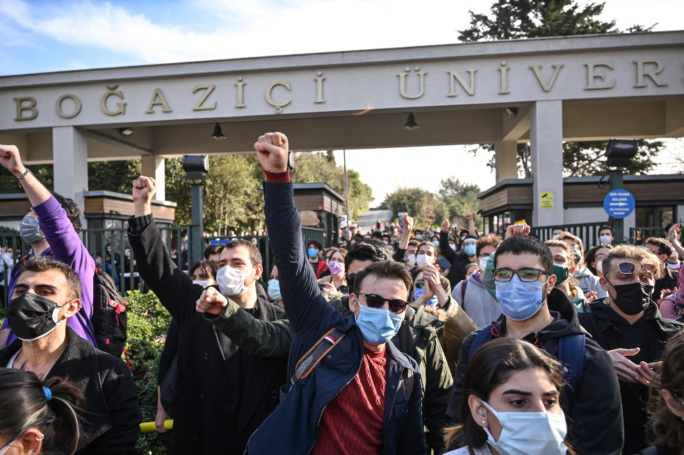 El fantasma de la revuelta estudiantil reaparece y preocupa al gobierno de Turquía