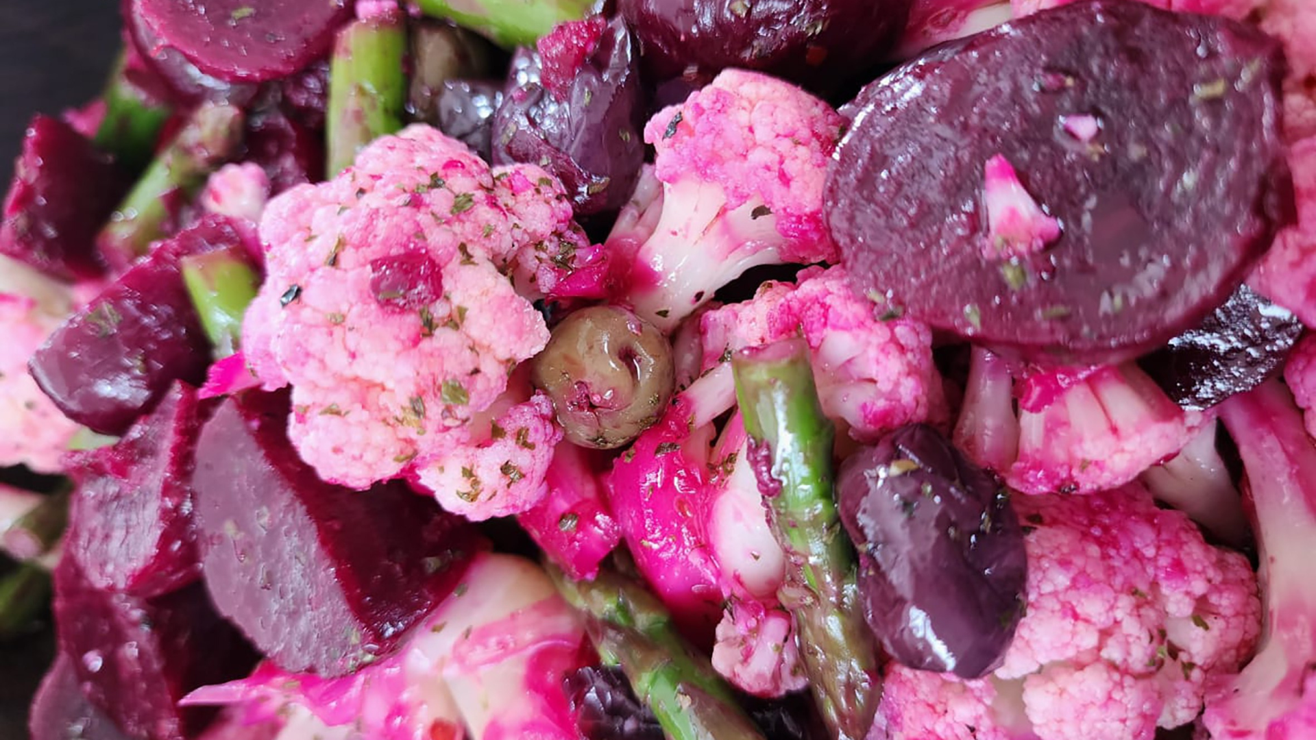 Receta para preparar ensalada de remolacha, coliflor y espárragos