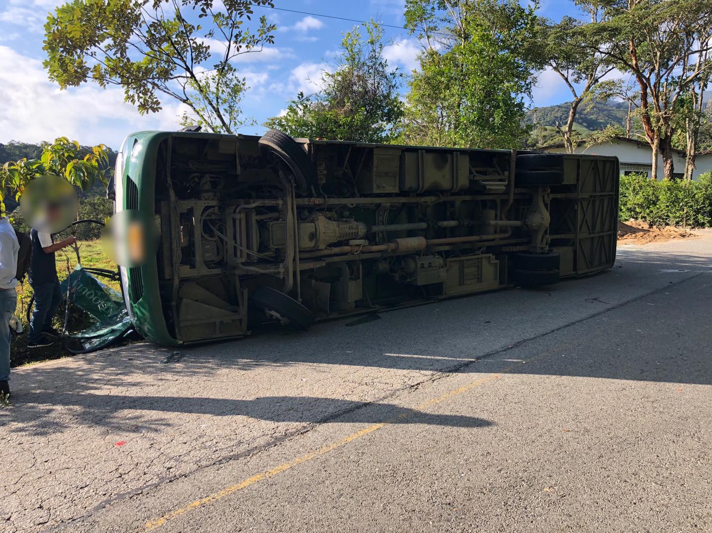 Accidente de bus de la Universidad de Antioquia dejó once personas heridas