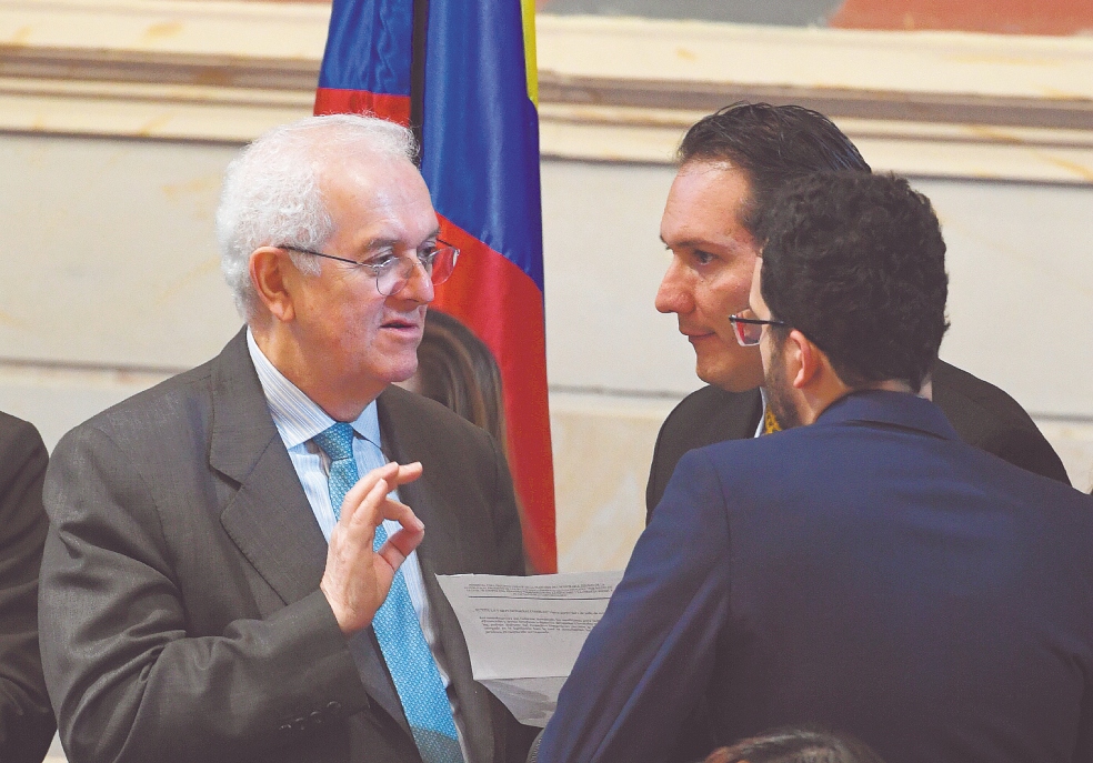 Día sin IVA, impuesto a iglesias y otros temas de reforma que fueron conciliados