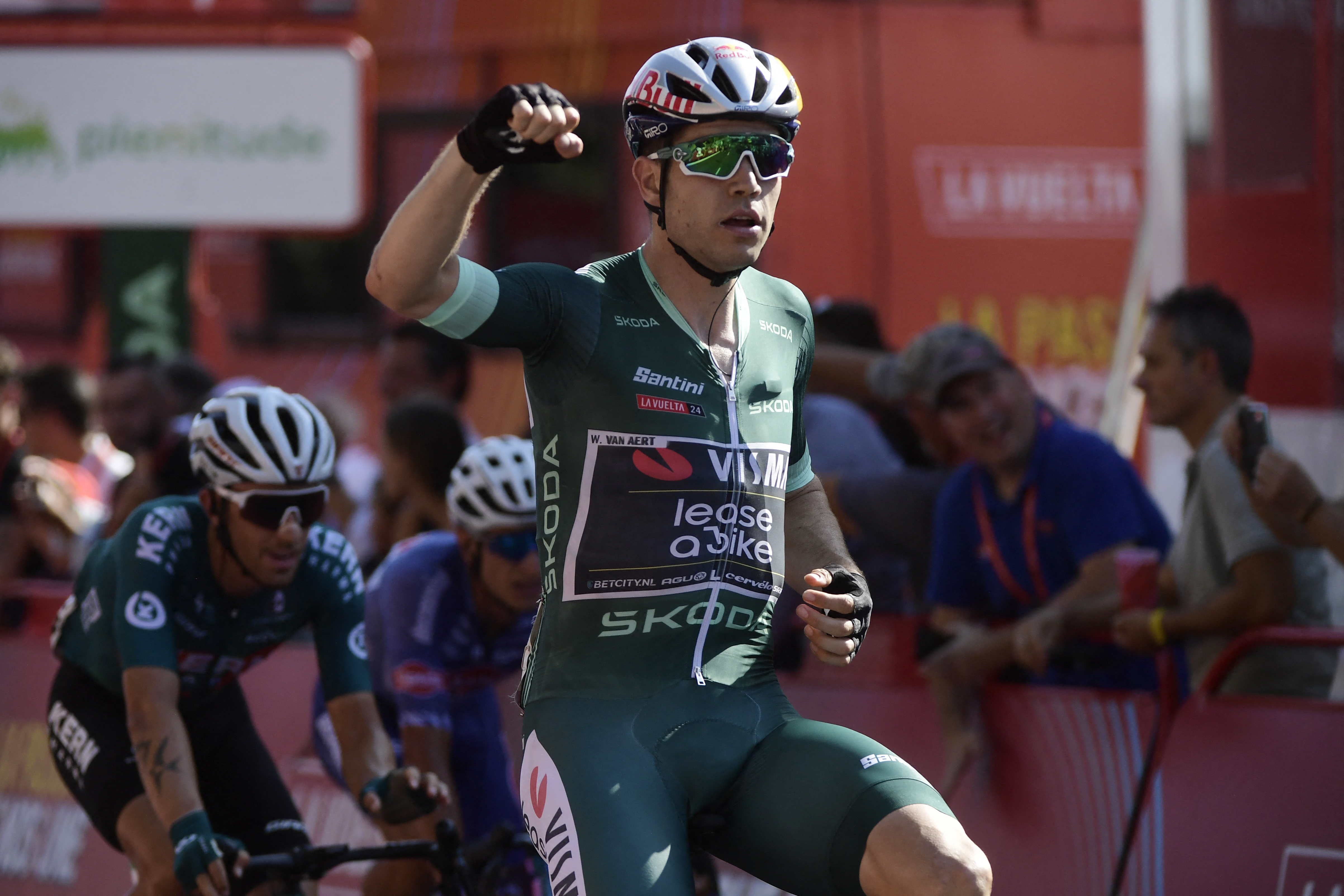 Van Aert se impone en la séptima etapa de la Vuelta a España, O’Connor sigue líder