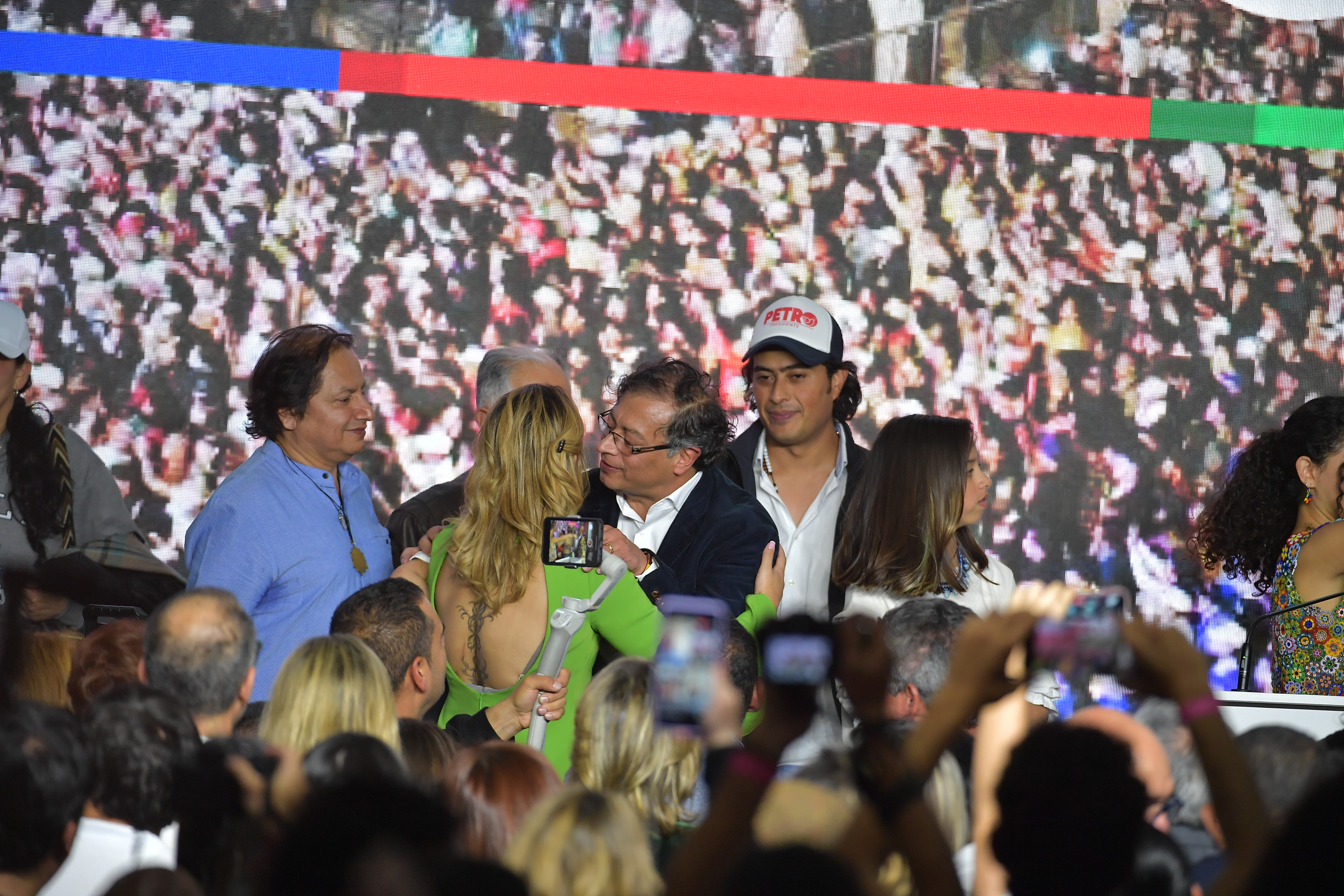 Candidato por el Pacto Histórico y su fórmula vicepresidencial Francia Márquez, dan un discurso al conocer los resultados "8’527.421 votos" de la primera vuelta de las elecciones presidenciales 2022.