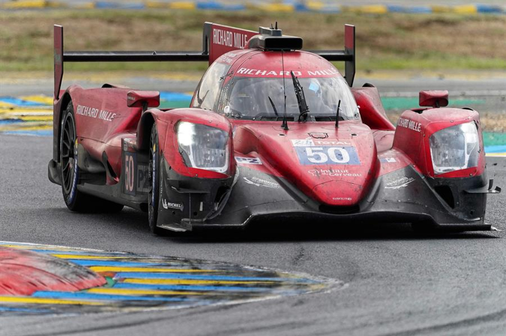 El equipo de Montoya no terminó y Tatiana Calderón quedó 9° en Le Mans