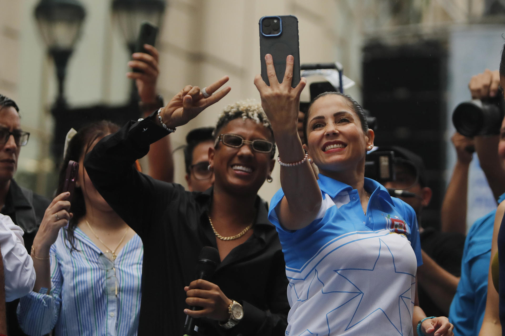 Elecciones en Ecuador: ¿qué propone Luisa González?