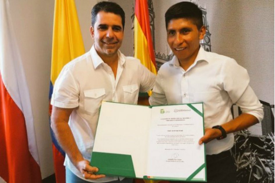 Nairo junto al alcalde de Barranquilla Alejandro Char Chaljub. 