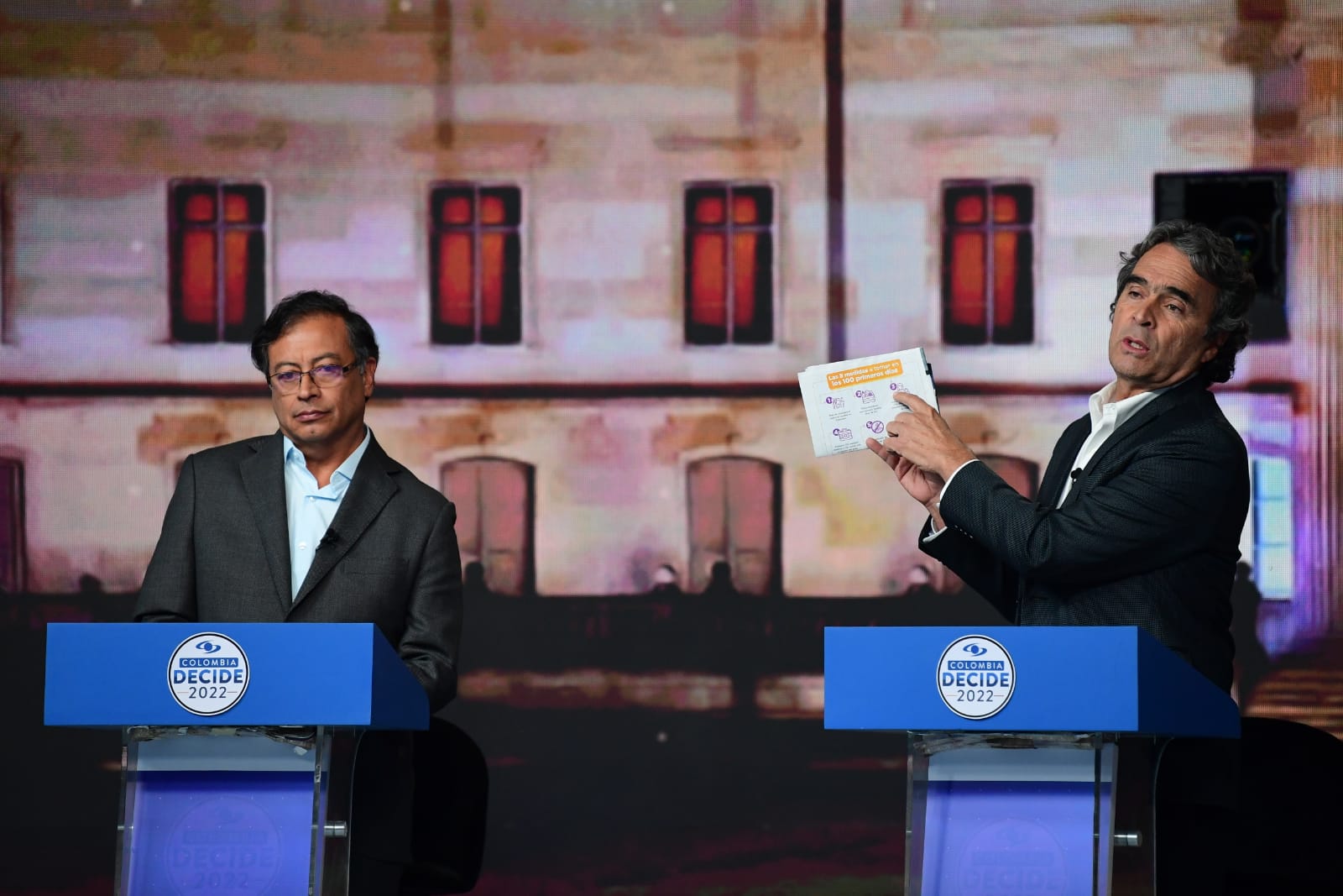 El candidato Sergio Fajardo atacó el plan de gobierno de Gustavo Petro señalando que, según lo propuesto, hay temas que no tendrían asegurados los recursos para ejecutarse.