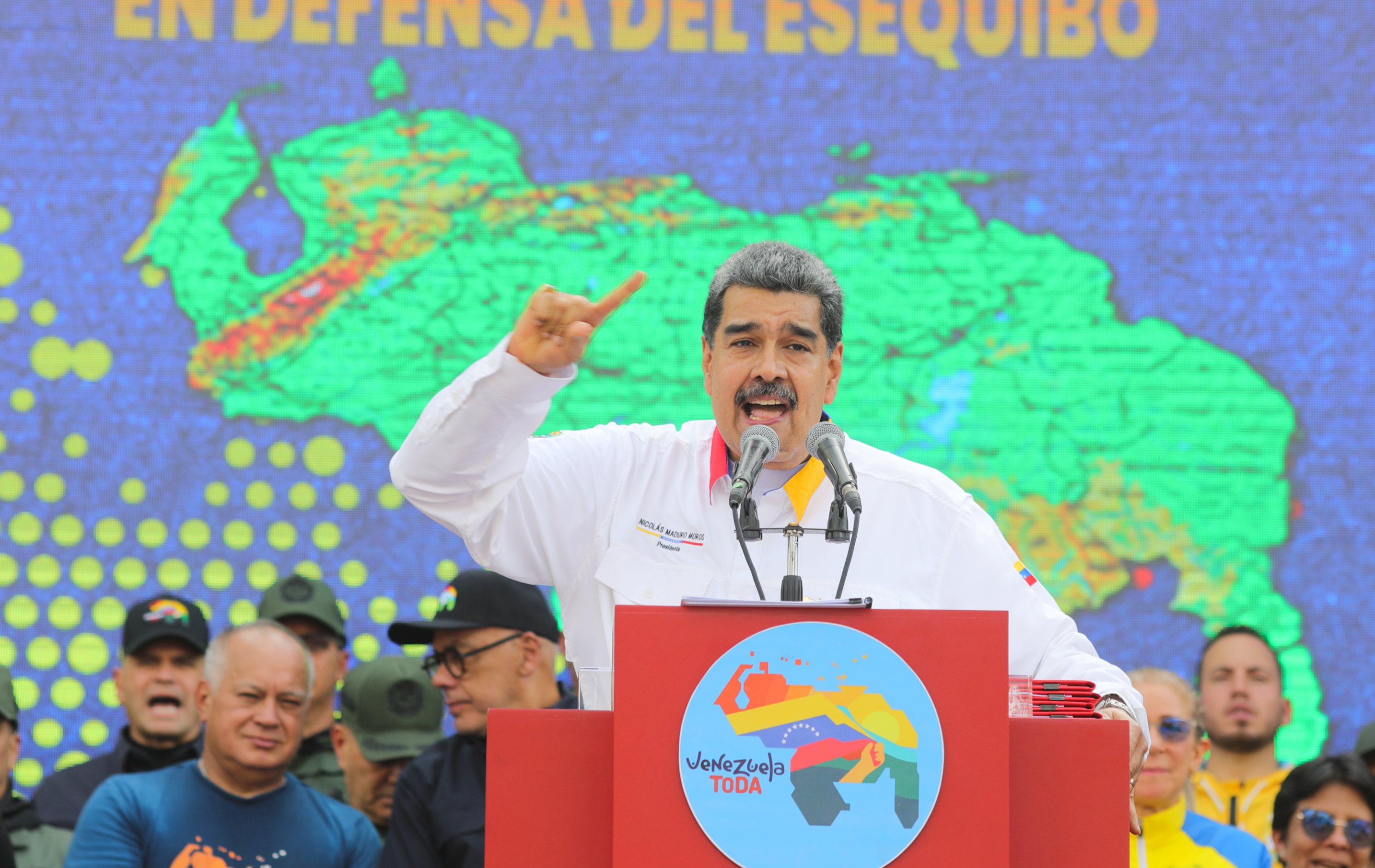“Ya basta de traiciones”: Maduro señala a María Corina Machado por el Esequibo