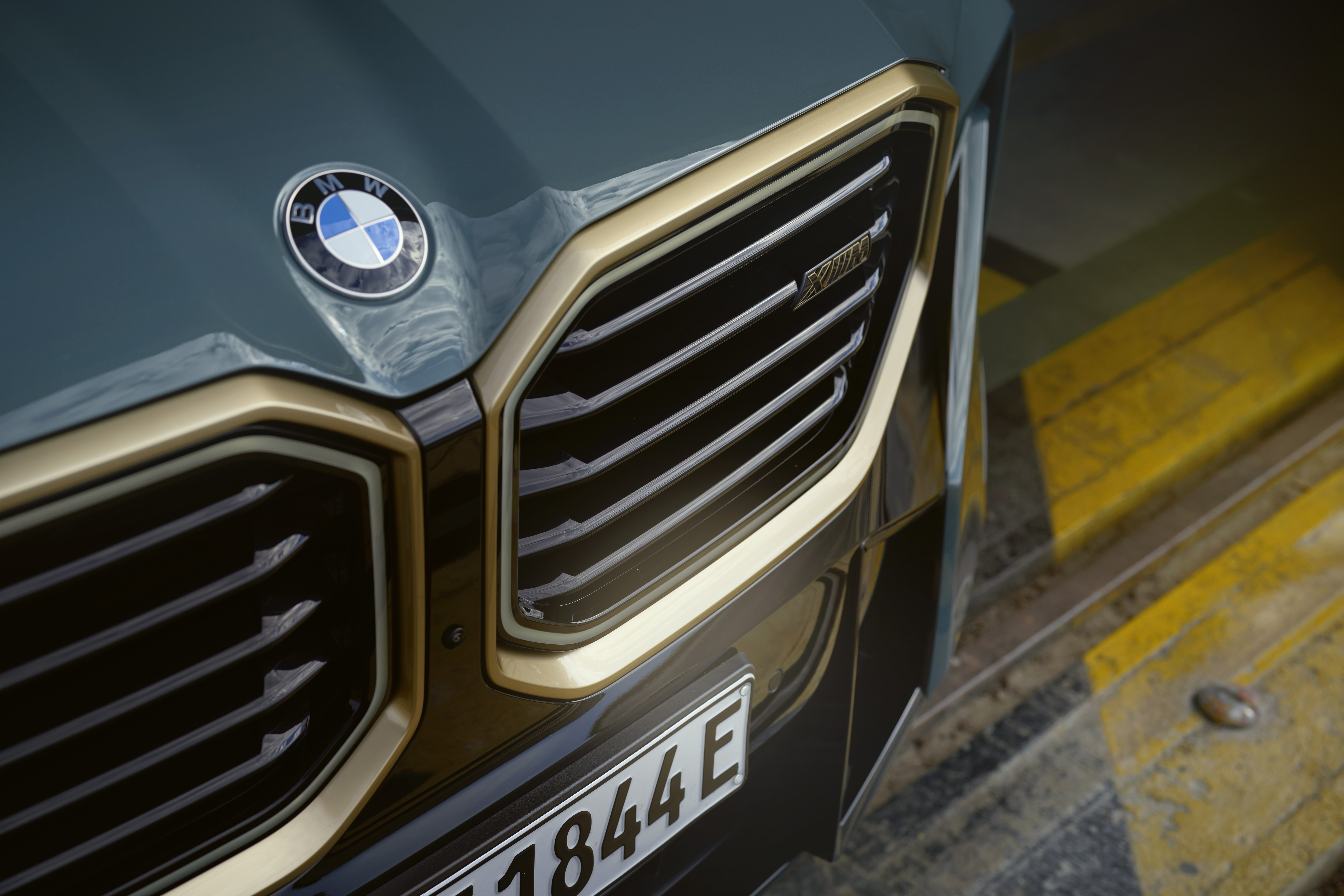 En fotos: la camioneta híbrida enchufable BMW XM que se vende en Colombia