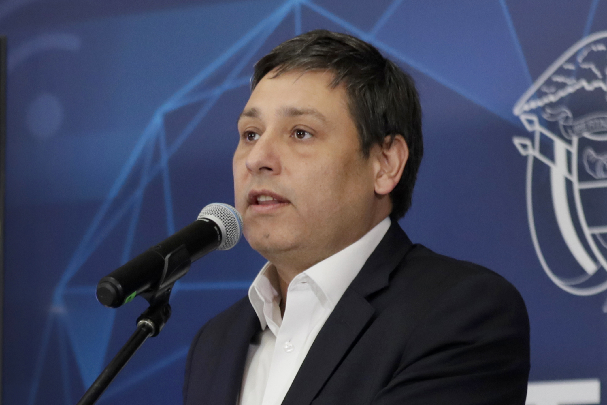 Ministro TIC da su versión sobre la concesión del Canal Uno, que sacó CM& del aire