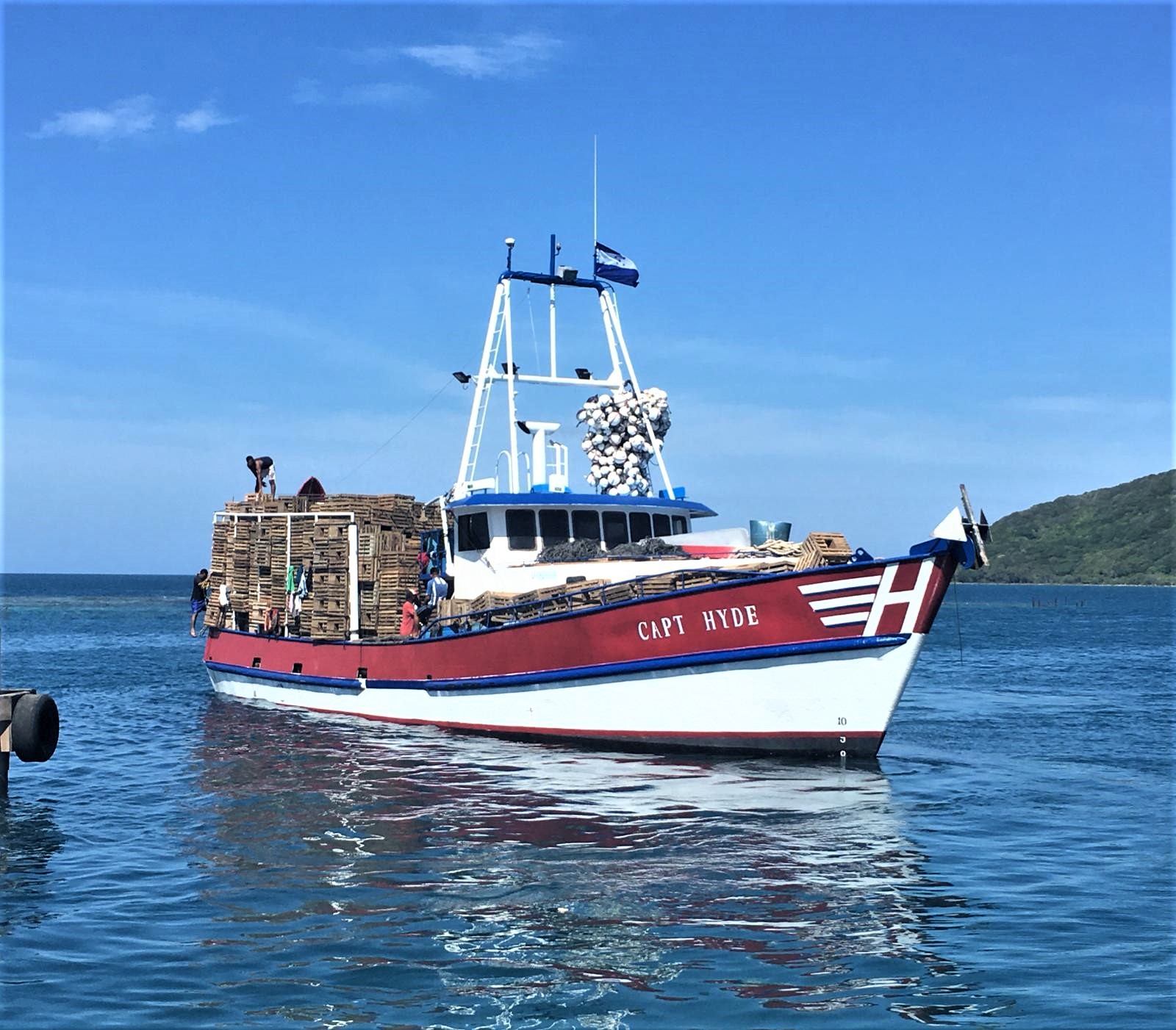 Capt Hyde hace parte de la flota con permisos para pescar langostas en aguas colombianas.