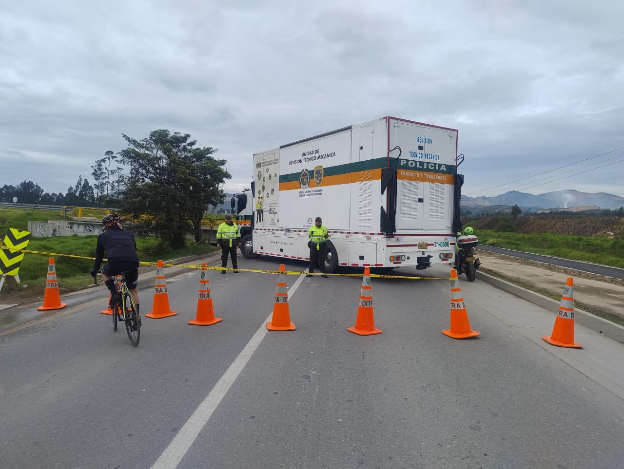 ¡Pilas viajeros! Toman medidas extra por monumental trancón en vía Apulo-La Mesa