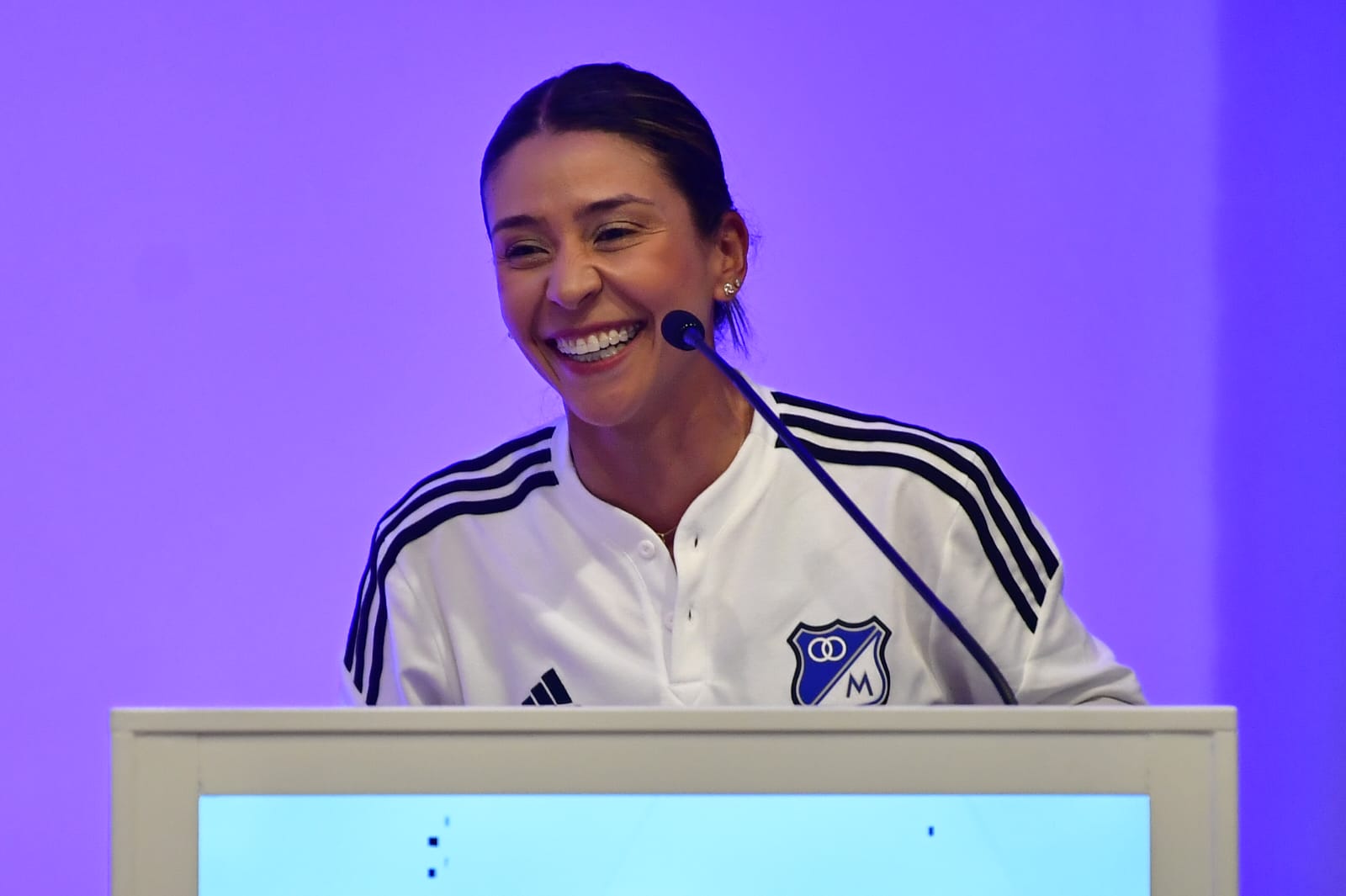 Angie Vega, entrenadora de Millonarios Femenino 2024. "Vamos por la primera", aseguró en la presentación del equipo.