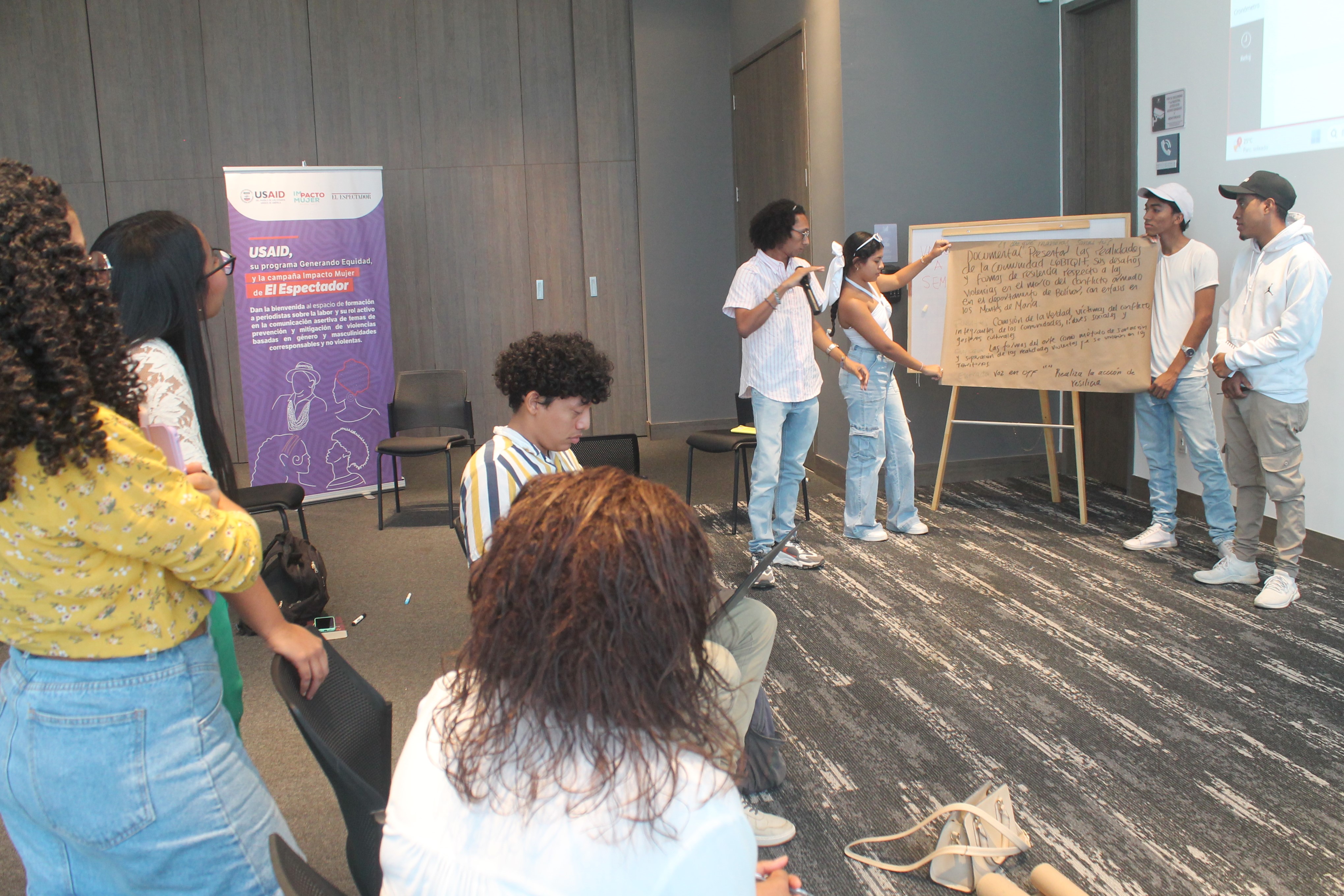 En los espacios de formación virtual y presencial también participaron estudiantes de últimos semestres de comunicación de diferentes universidades del país.