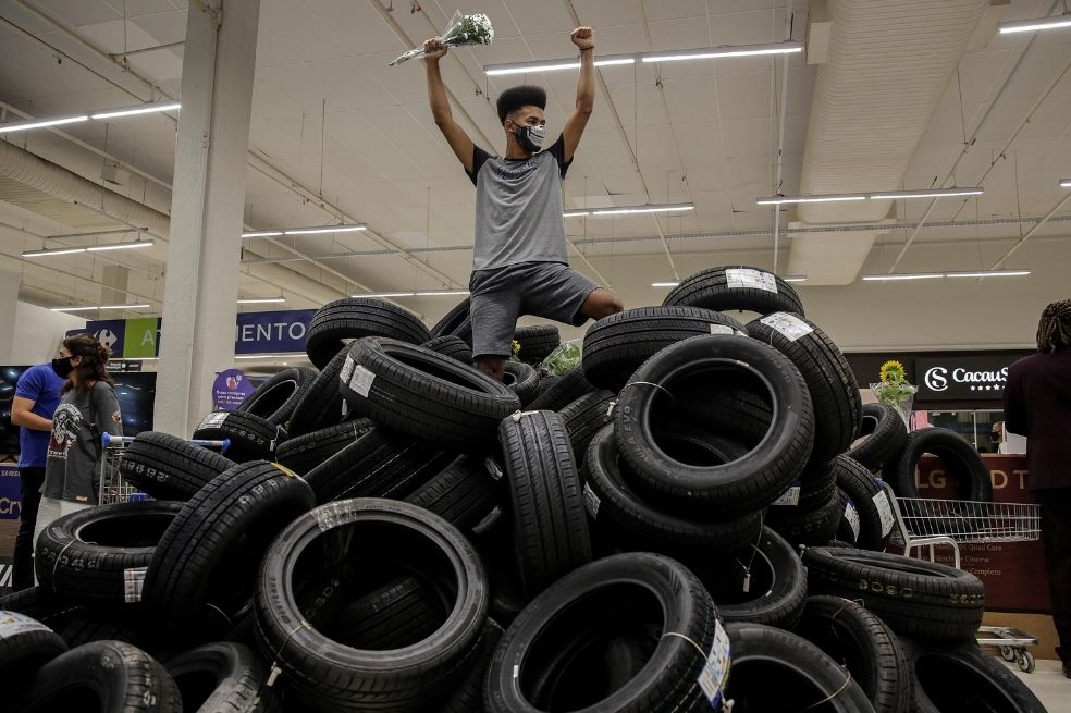 Protestas en Brasil por el asesinato de un hombre afro en un supermercado