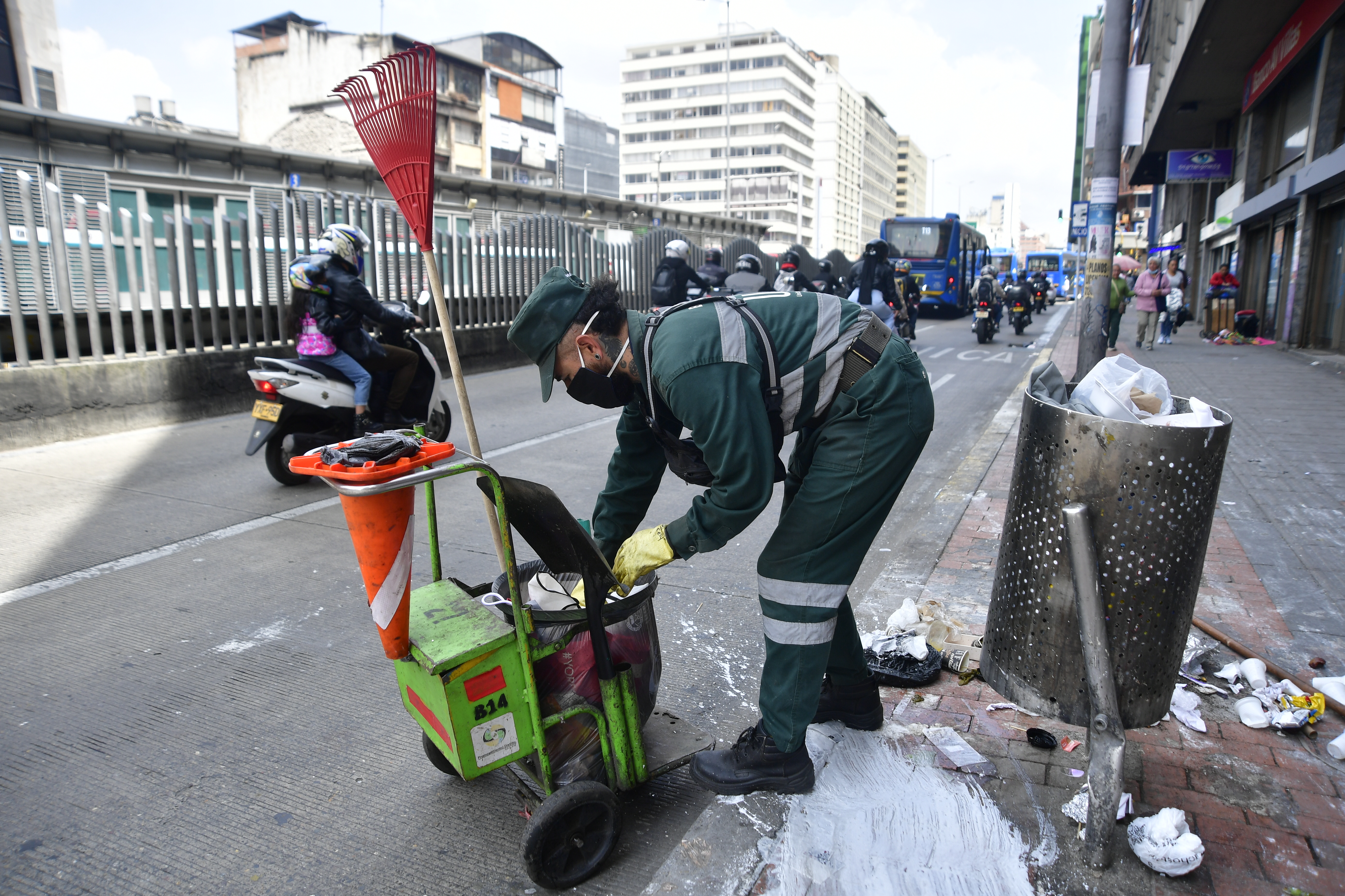 Entes de control ponen la lupa por prestación de aseo en Bogotá