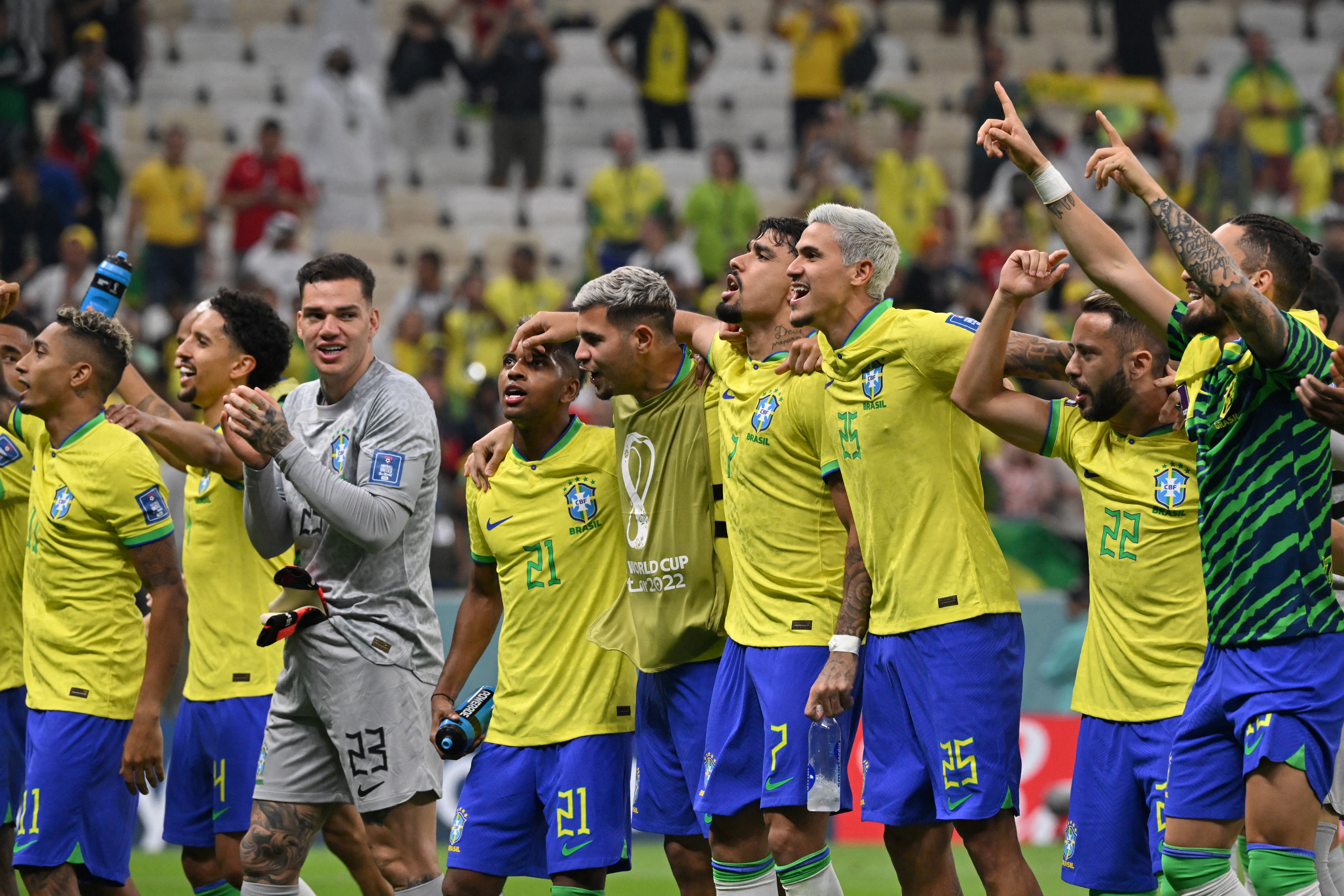 Con doblete de Richarlison, Brasil ganó en su debut contra Serbia