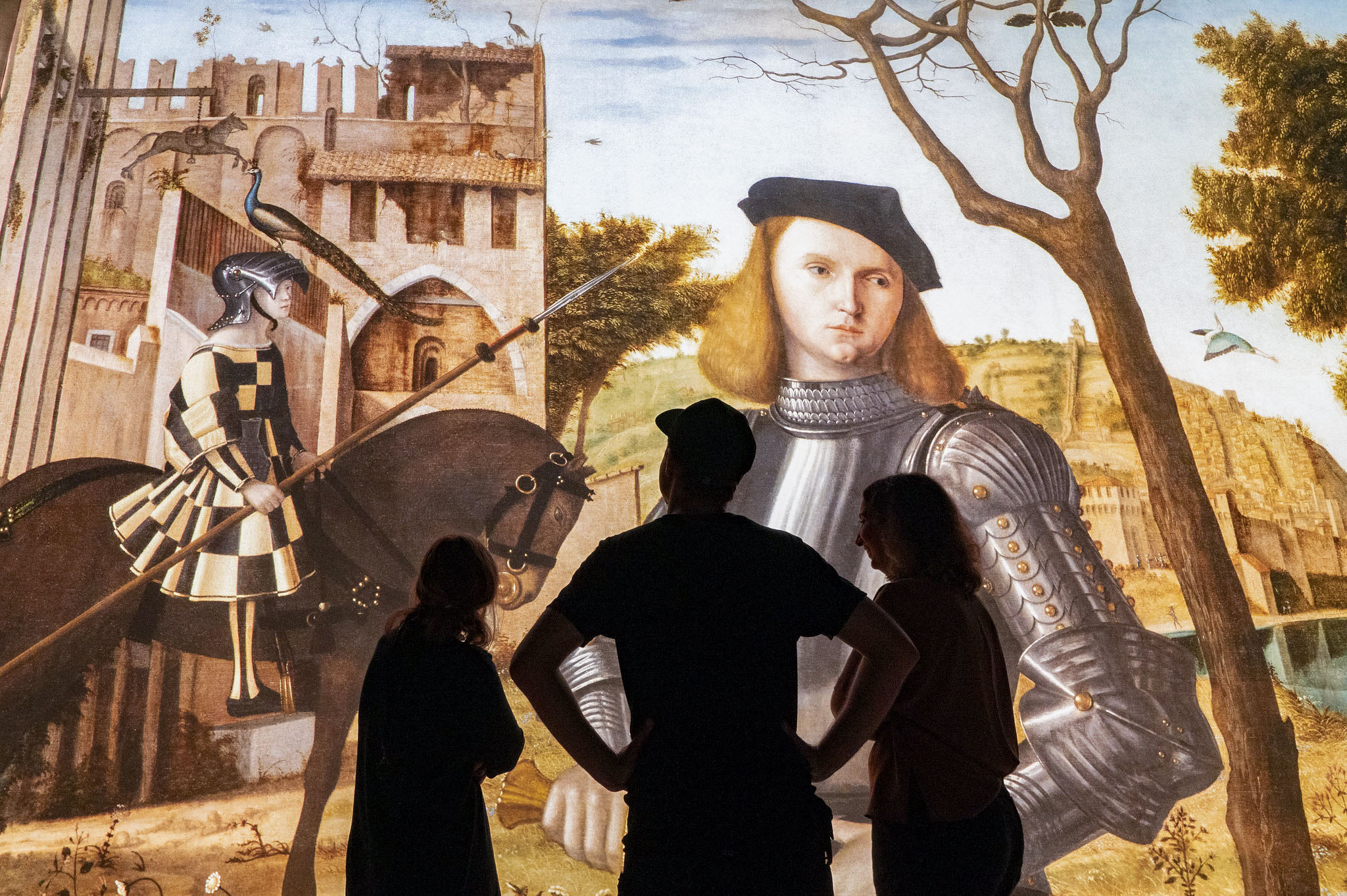LINZ, 03/09/2024.- Fotografía en el espacio Deep Space 8K de Ars Electronica, en Linz, de la obra renacentista "Joven caballero en un paisaje (1510)" de Vittore Carpaccio, de la colección del Museo Nacional Thyssen-Bornemisza. Los grandes desafíos globales, como el cambio climático, el auge de los populismos o la pobreza, encuentran en la esperanza una fuerza clave para su superación. Con esta premisa, y una destacada presencia española, Ars Electronica, el festival de arte y tecnología más importante de Europa, comienza este martes en la ciudad austriaca de Linz. EFE/ Ars Electronica / Magdalena Sick-leitner SOLO USO EDITORIAL/SOLO DISPONIBLE PARA ILUSTRAR LA NOTICIA QUE ACOMPAÑA (CRÉDITO OBLIGATORIO)
