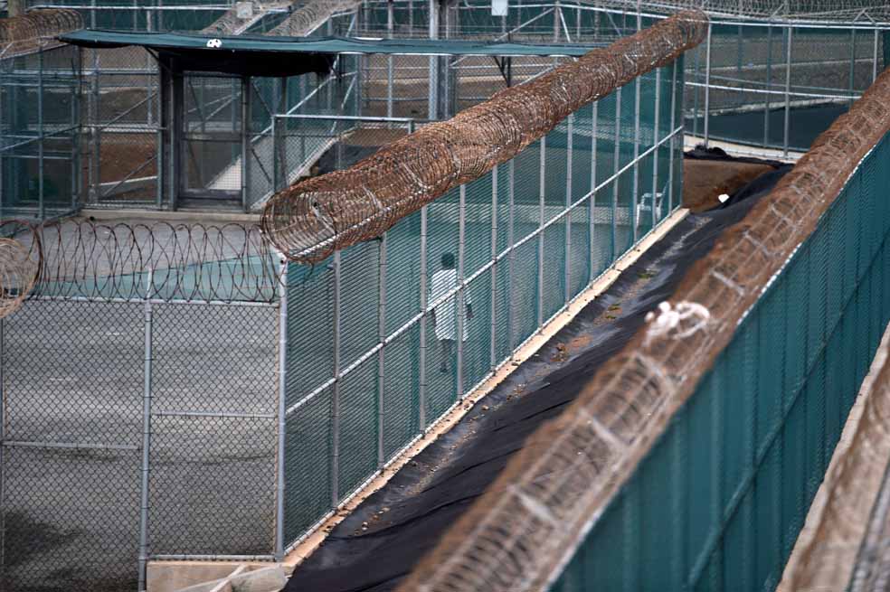EE. UU. autoriza liberar a tres presos de Guantánamo