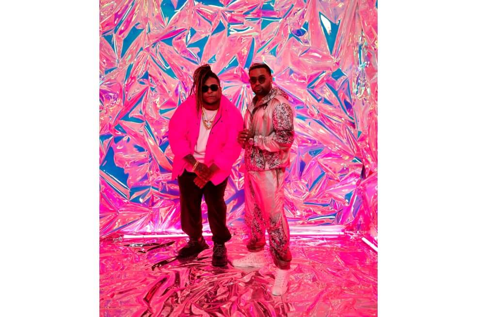Zion y Lennox le ponen toque sensual a la cuarentena con "Mujer satisfecha"